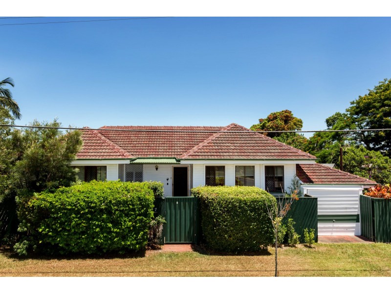 7 BELL STREET, Woody Point QLD 4019