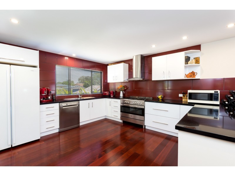 9 WYLLIE ST, Redcliffe QLD 4020