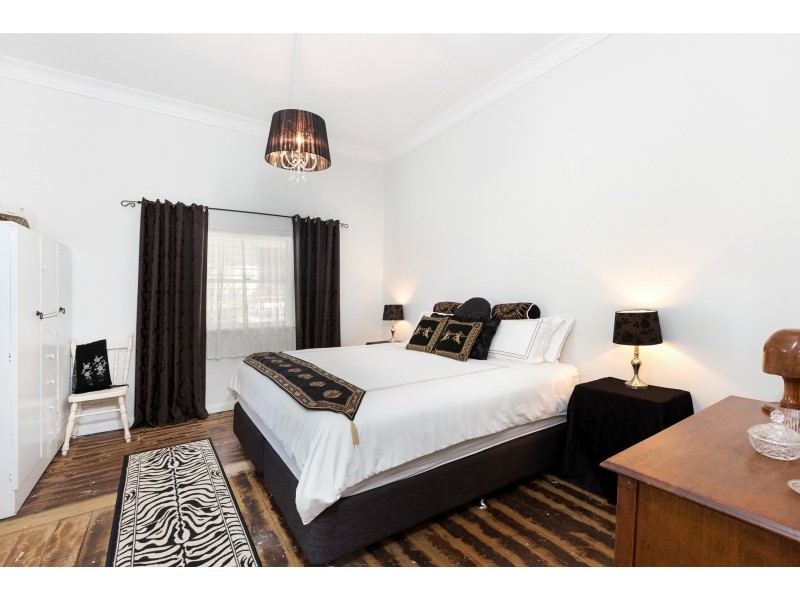 9 WYLLIE ST, Redcliffe QLD 4020