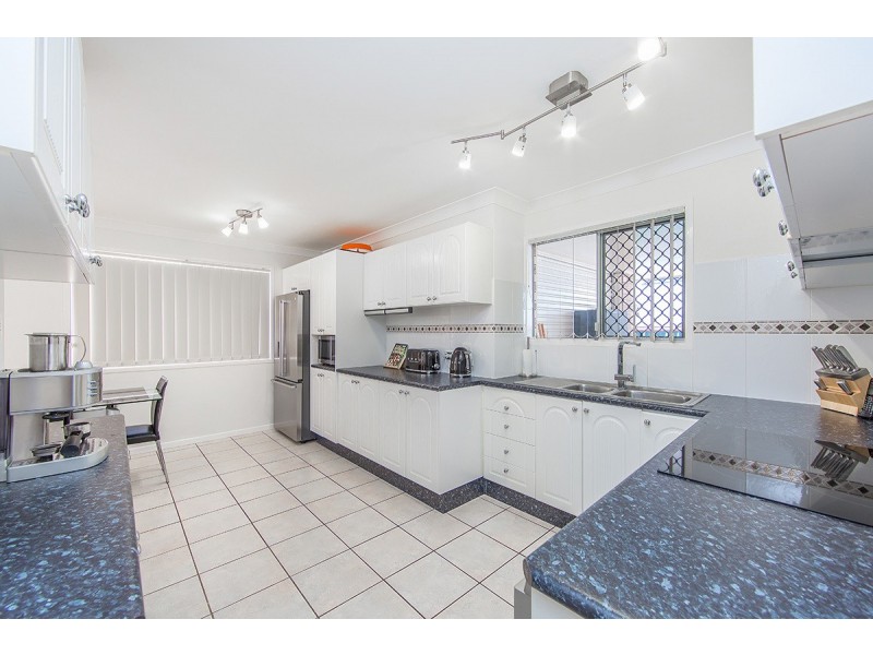 21 MAINE ROAD, Clontarf QLD 4019