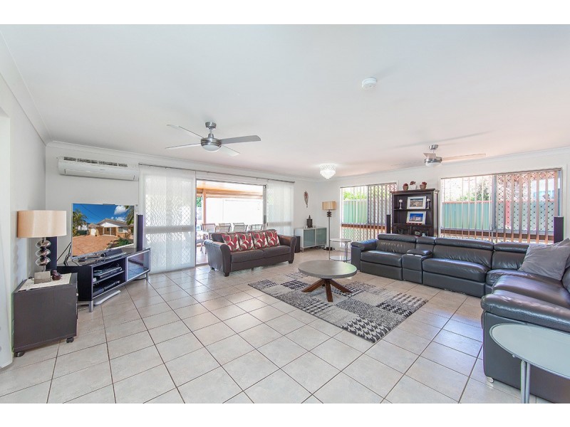 21 MAINE ROAD, Clontarf QLD 4019