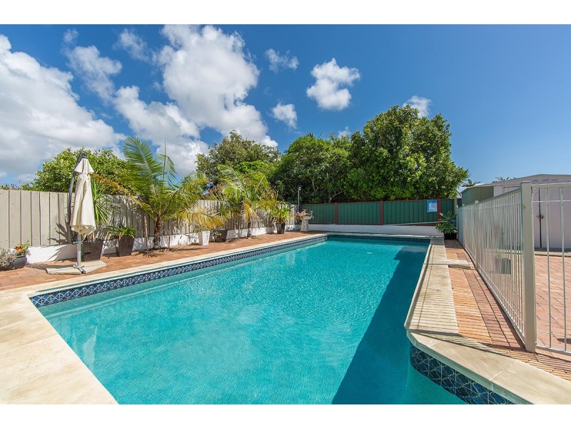 21 MAINE ROAD, Clontarf QLD 4019