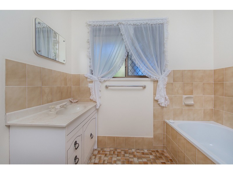 5 BRISTOL COURT, Rothwell QLD 4022