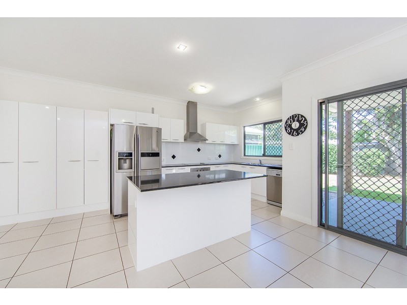11 GARNET STREET, Scarborough QLD 4020