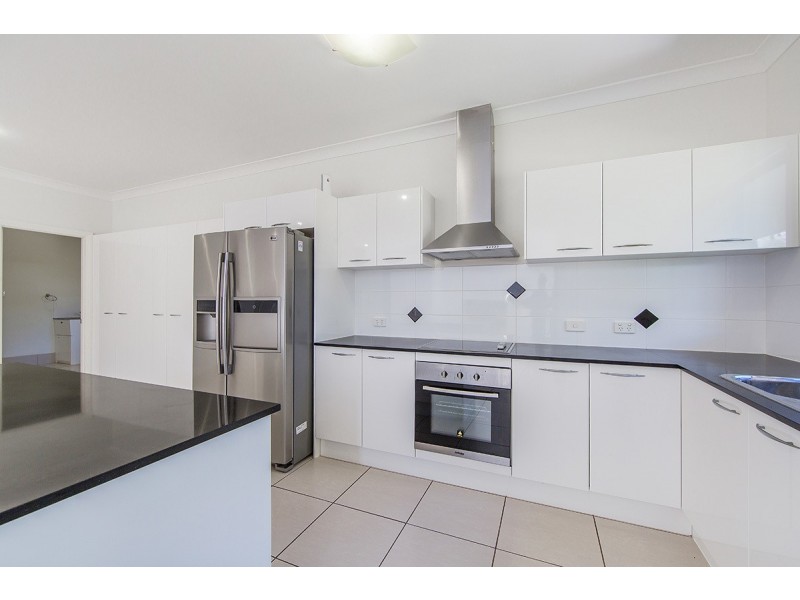 11 GARNET STREET, Scarborough QLD 4020