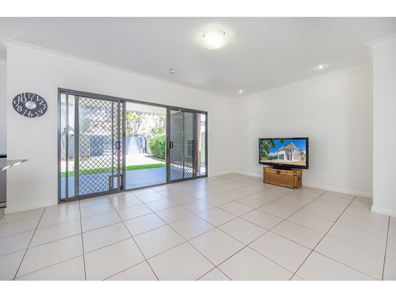11 GARNET STREET, Scarborough QLD 4020