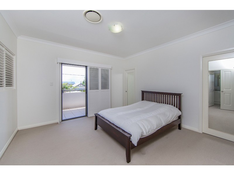11 GARNET STREET, Scarborough QLD 4020
