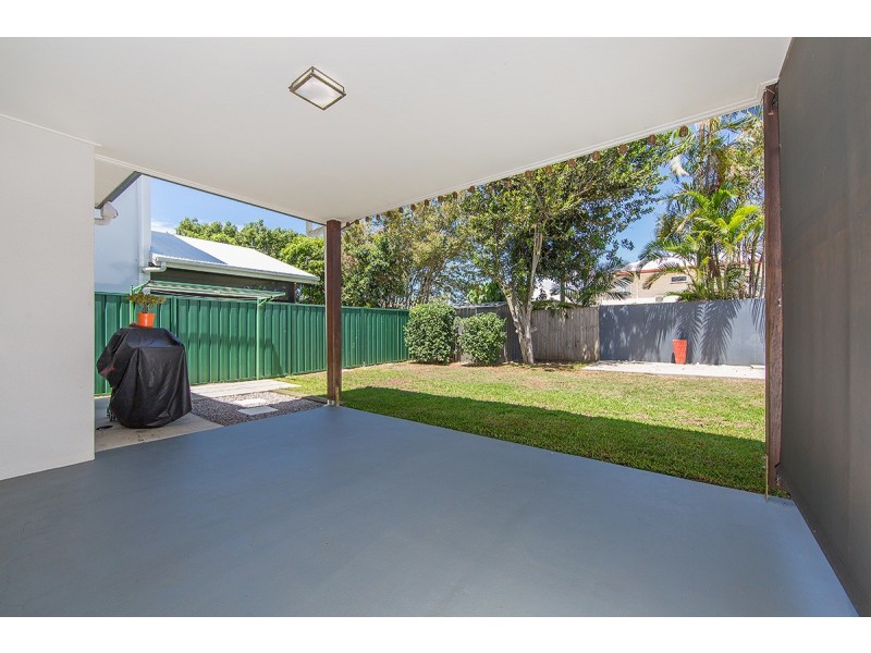 11 GARNET STREET, Scarborough QLD 4020
