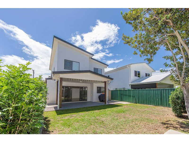 11 GARNET STREET, Scarborough QLD 4020