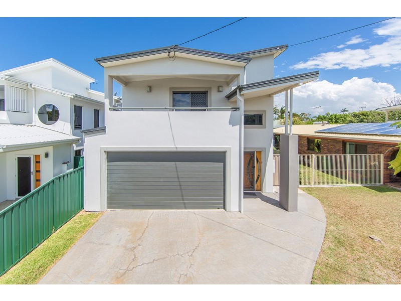 11 GARNET STREET, Scarborough QLD 4020