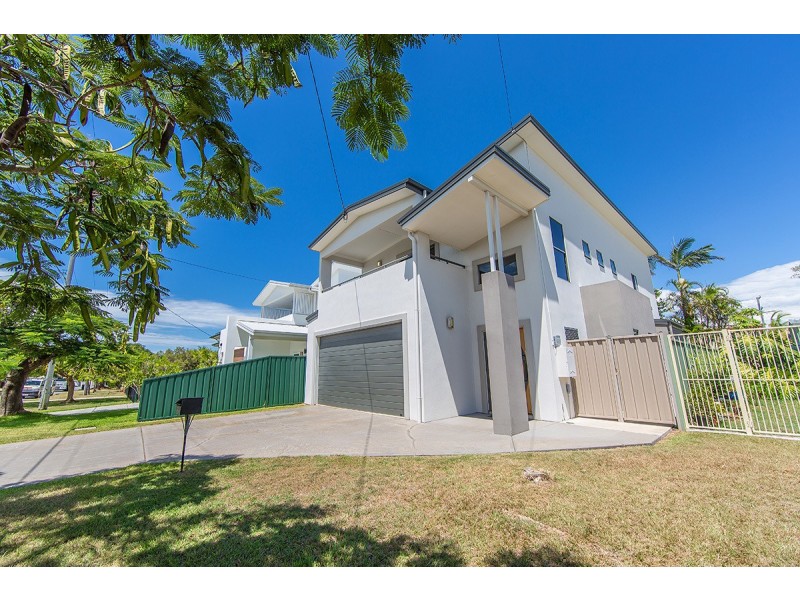 11 GARNET STREET, Scarborough QLD 4020