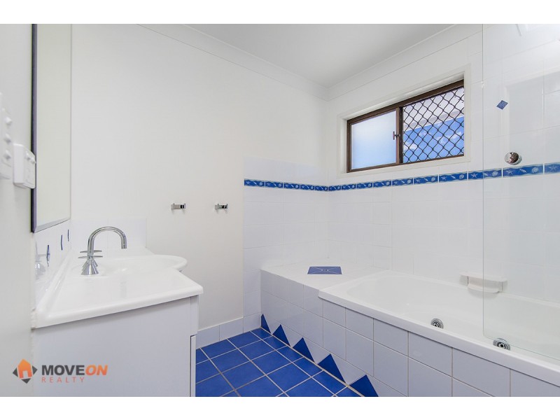 5 GRETEL COURT, Newport QLD 4020