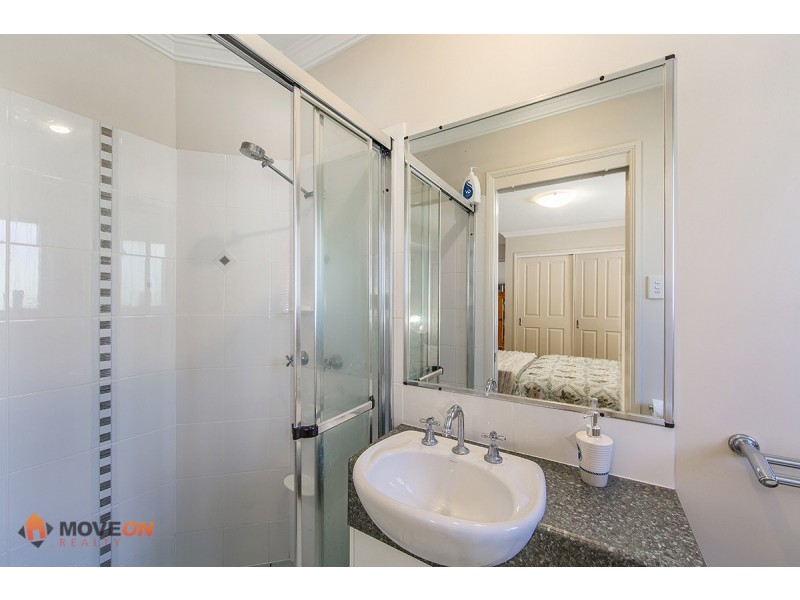 254 VICTORIA AVE, Redcliffe QLD 4020