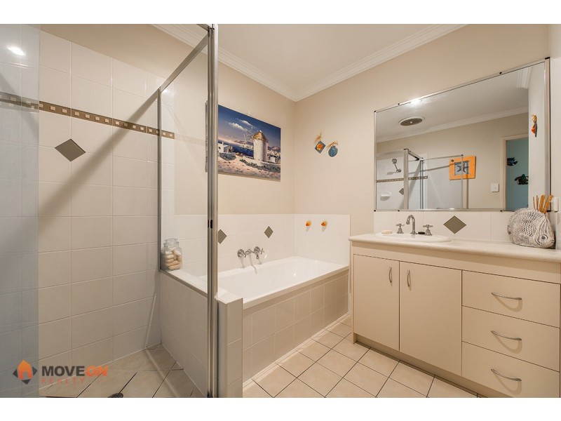 254 VICTORIA AVE, Redcliffe QLD 4020
