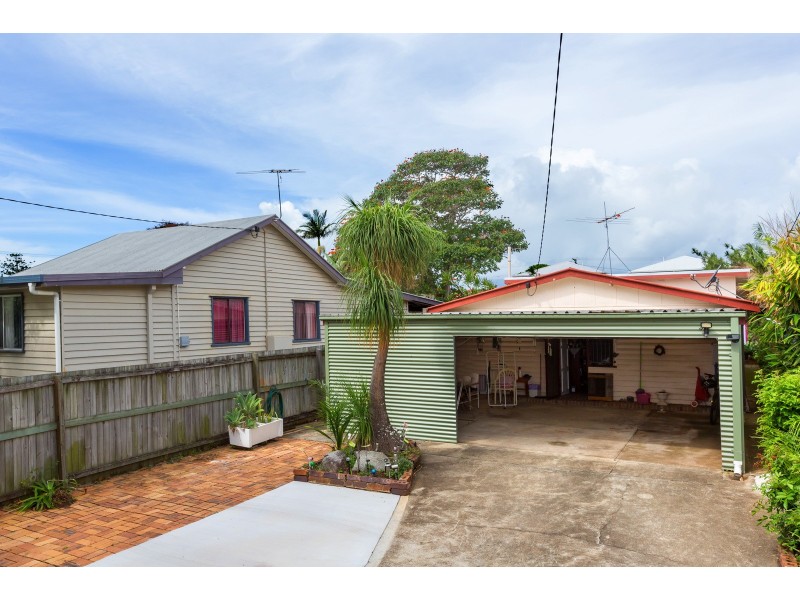 62 MCLENNAN STREET, Woody Point QLD 4019