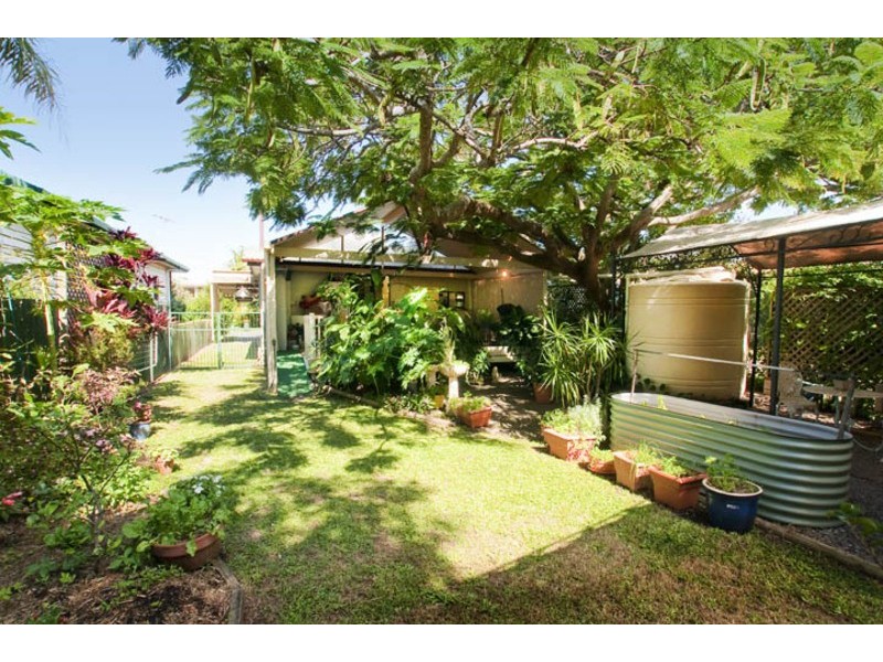 20 FRANK ST, Scarborough QLD 4020