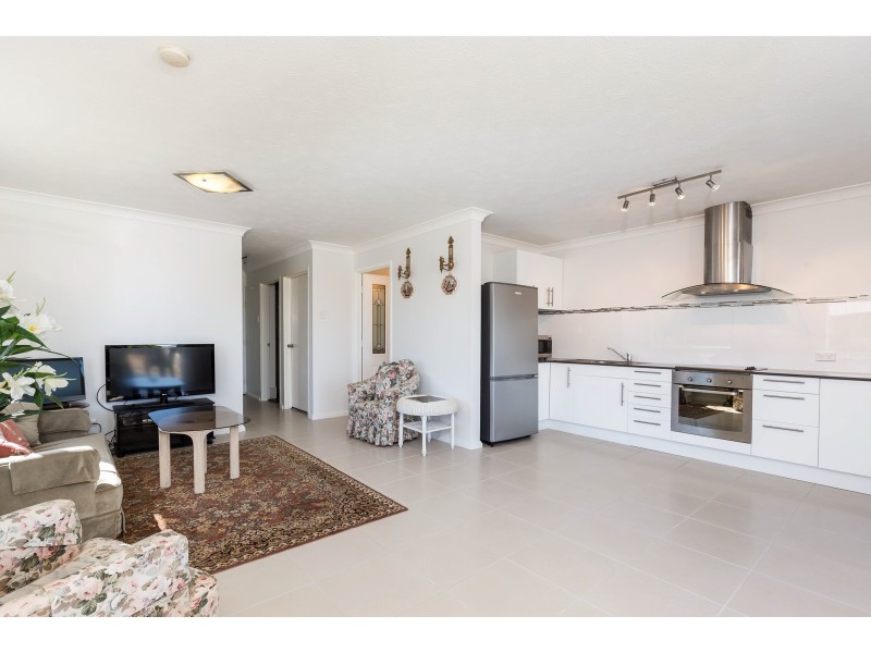 2/102 HORNIBROOK ESPLANADE, Clontarf QLD 4019