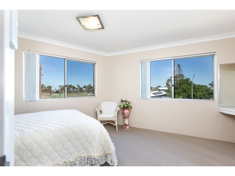 2/102 HORNIBROOK ESPLANADE, Clontarf QLD 4019