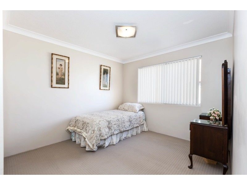 2/102 HORNIBROOK ESPLANADE, Clontarf QLD 4019