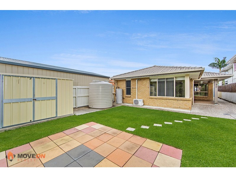 6a AMANDA STREET, Scarborough QLD 4020