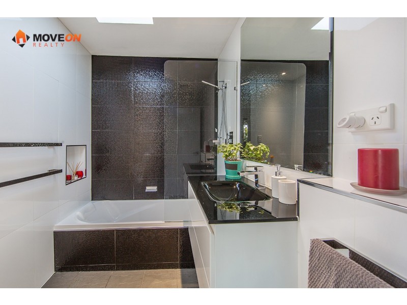 93 THOMAS STREET, Clontarf QLD 4019