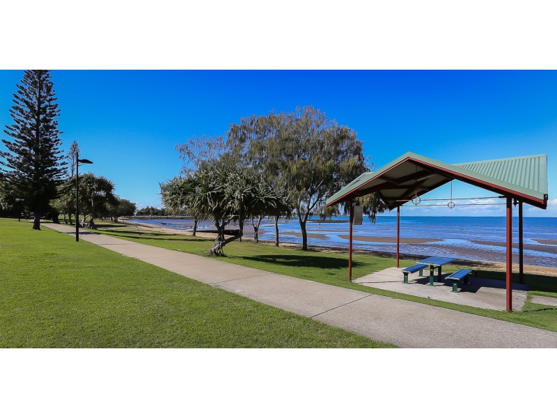 1/102 HORNIBROOK ESP, Clontarf QLD 4019