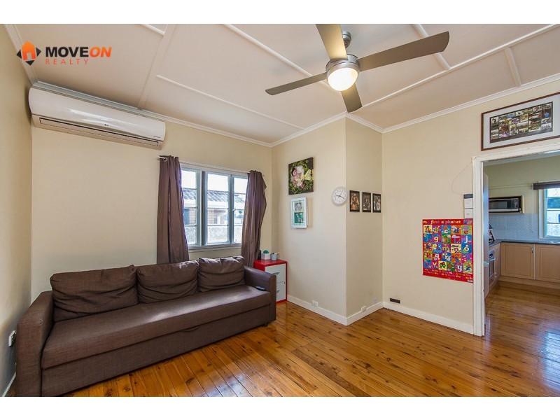 3B HAWTHORNE ST, Woody Point QLD 4019