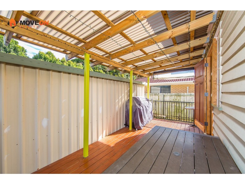 3B HAWTHORNE ST, Woody Point QLD 4019