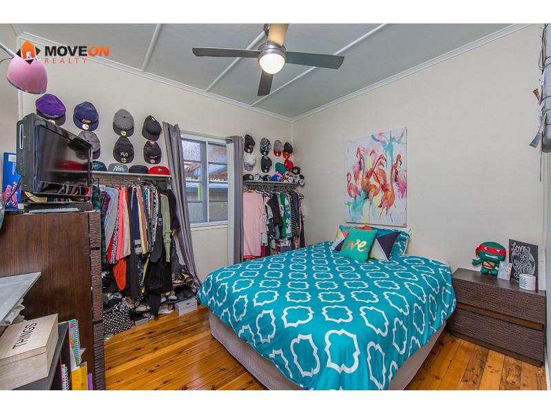 3B HAWTHORNE ST, Woody Point QLD 4019