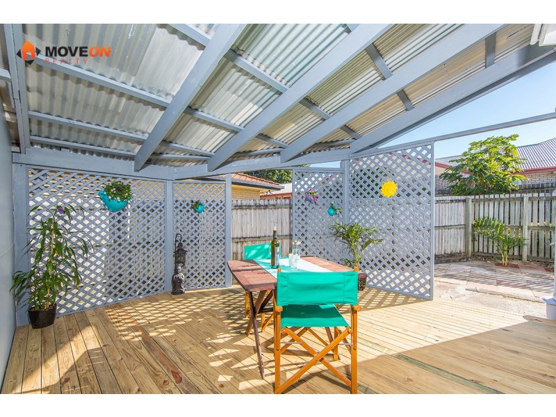 11 TILLEY ST, Redcliffe QLD 4020