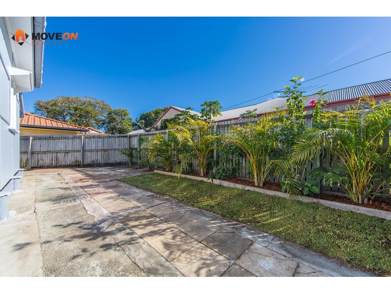 11 TILLEY ST, Redcliffe QLD 4020