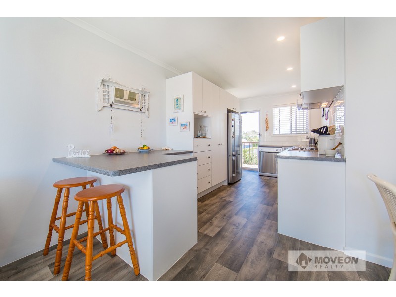 6/8 ELLEN ST, Woody Point QLD 4019