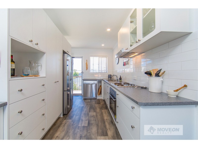 6/8 ELLEN ST, Woody Point QLD 4019