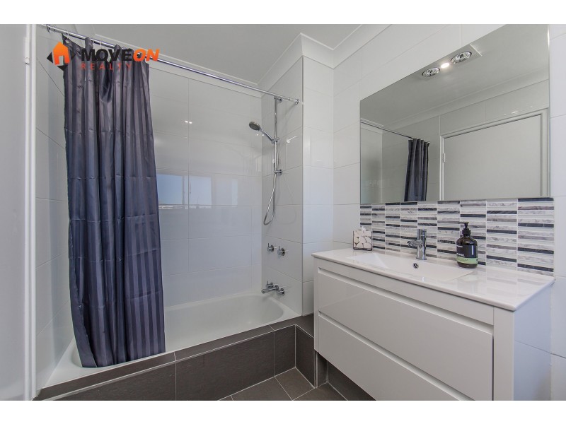 6/8 ELLEN ST, Woody Point QLD 4019