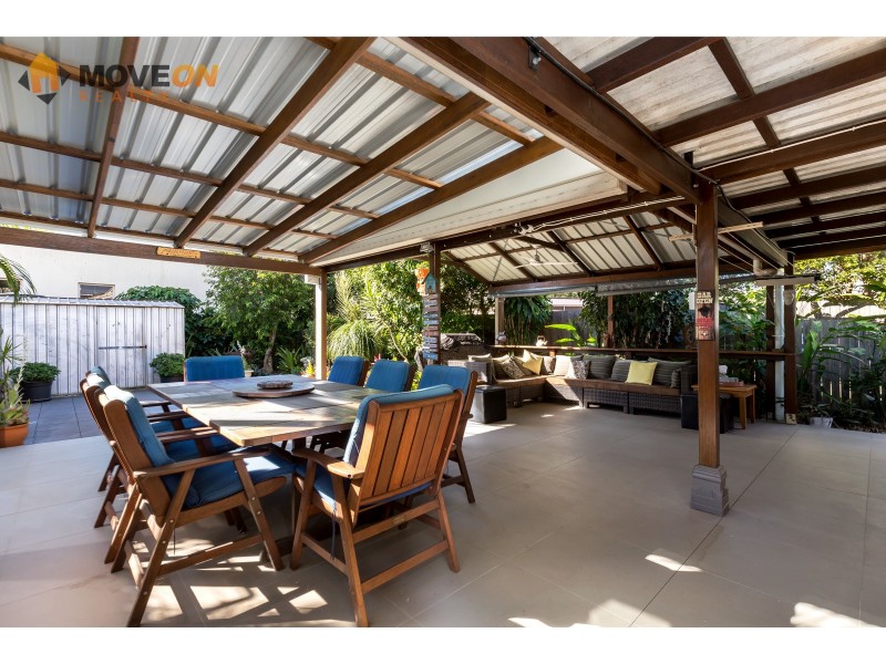 14 FOURTH AVE, Scarborough QLD 4020