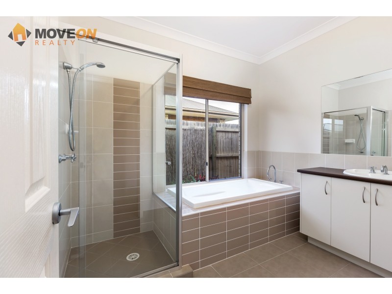 11 GLIDER STREET, North Lakes QLD 4509