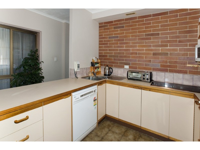 1/2 ROBERTSON AVE, Margate QLD 4019