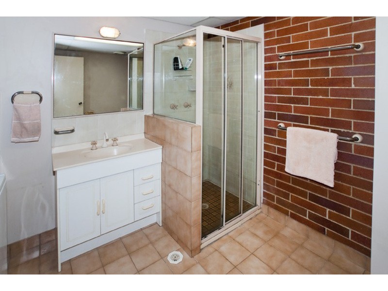 1/2 ROBERTSON AVE, Margate QLD 4019