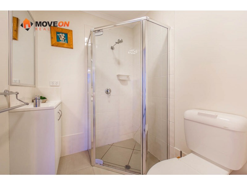 2/1 GERALD AVE, Clontarf QLD 4019