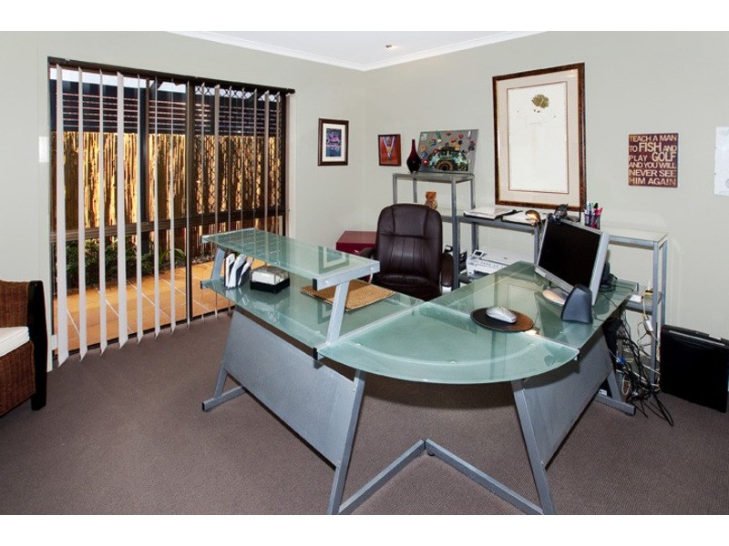 28 COURAGEOUS COURT, Newport QLD 4020