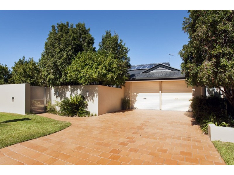 28 COURAGEOUS COURT, Newport QLD 4020