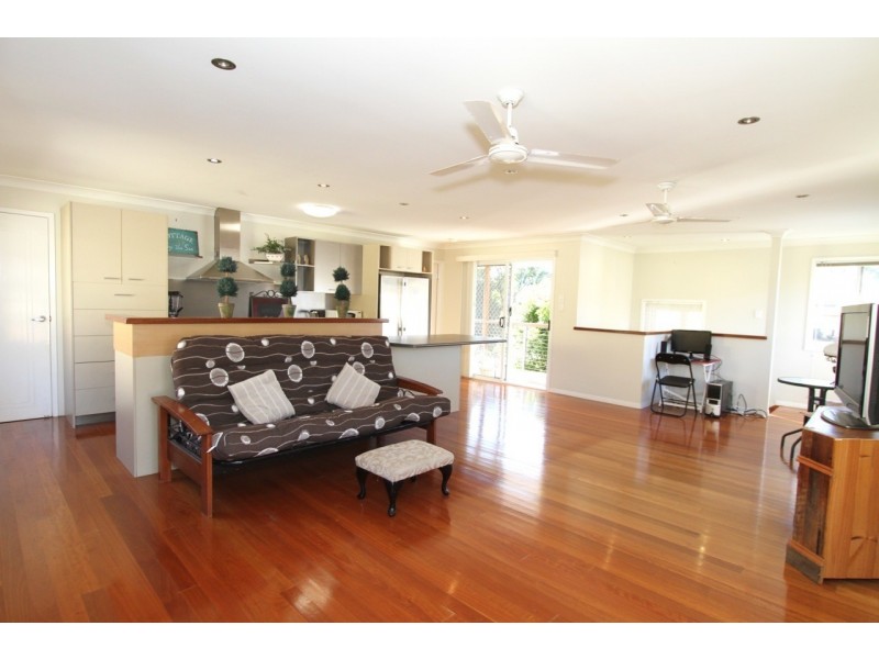 73 DONALD ST, Woody Point QLD 4019