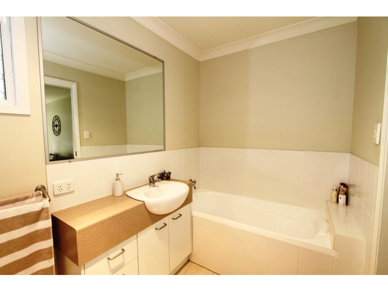 73 DONALD ST, Woody Point QLD 4019