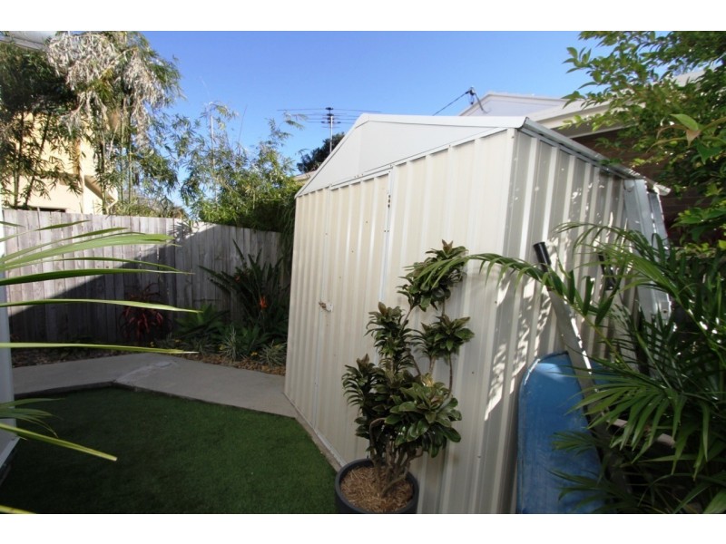 73 DONALD ST, Woody Point QLD 4019