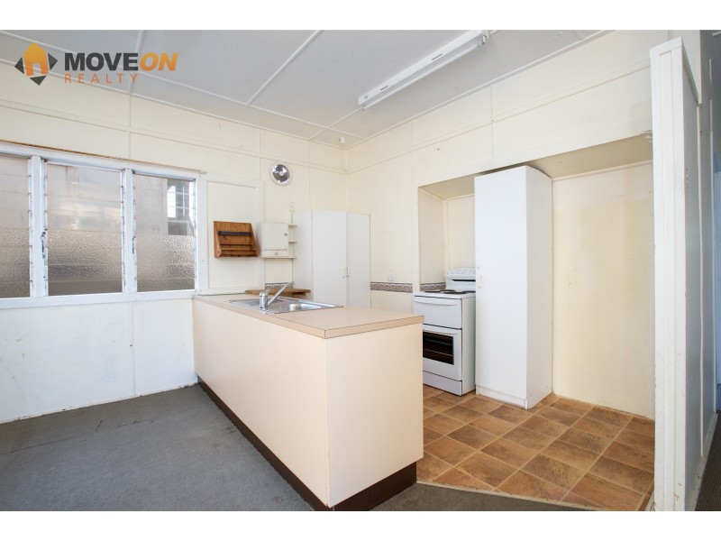 222 PRINCE EDWARD PDE, Scarborough QLD 4020