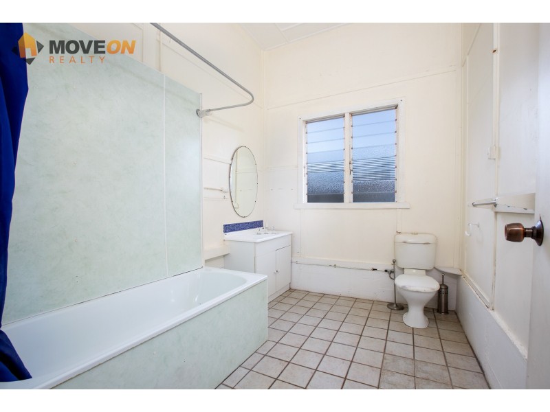 222 PRINCE EDWARD PDE, Scarborough QLD 4020