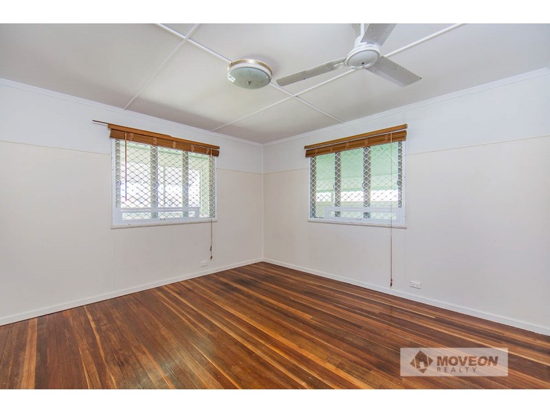 54 SCARBOROUGH RD, Redcliffe QLD 4020