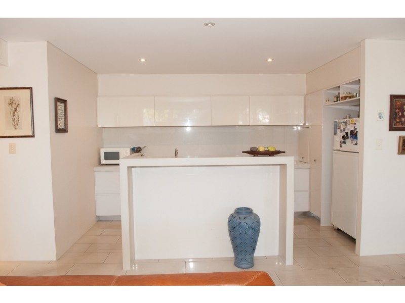 4/65 LANDSBOROUGH AVE, Scarborough QLD 4020
