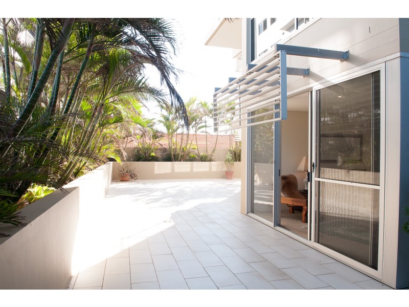 4/65 LANDSBOROUGH AVE, Scarborough QLD 4020