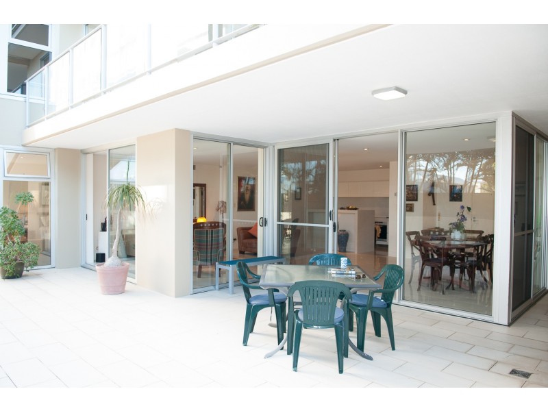 4/65 LANDSBOROUGH AVE, Scarborough QLD 4020